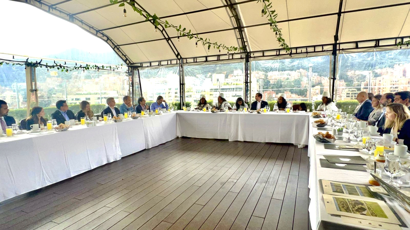 AUTORIDADES DEL PUEBLO ARHUACO Y GREENWOOD ENERGY ORGANIZAN LA MESA